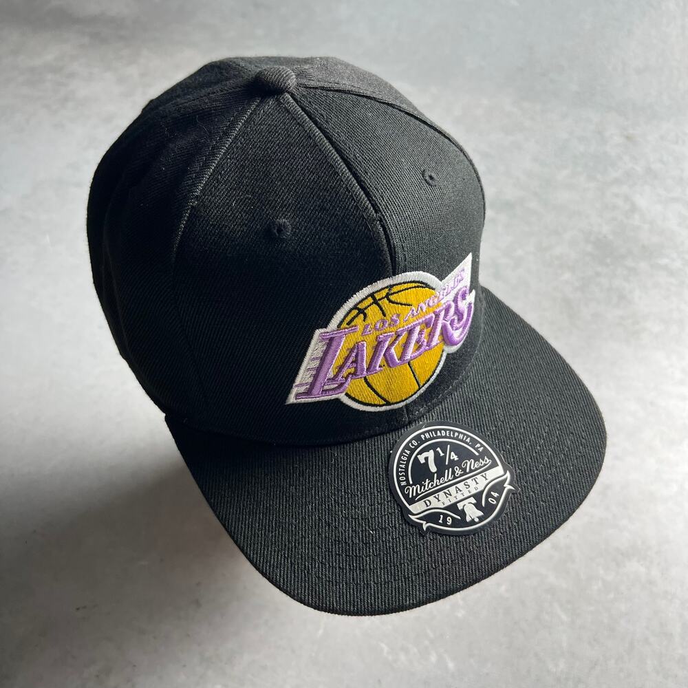 Mitchell & Ness Los Angeles Lakers Team Black Fitted Hat NWT Size 7 1/4